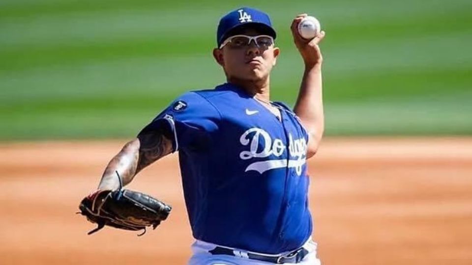 Julio Urías durante un partido con los Dodgers.