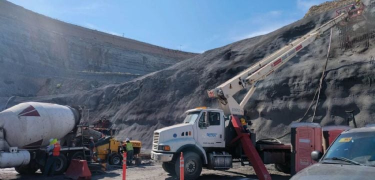 Hallan al octavo minero de El Pinabete; las autoridades siguen en la búsqueda de los dos faltantes