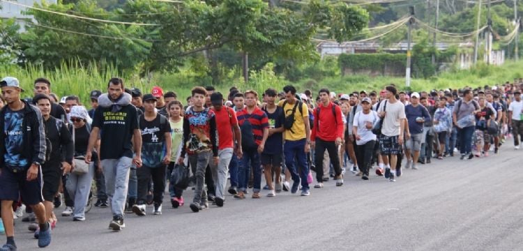 Primera caravana migrante de la presidencia de Sheinbaum sale de Tapachula rumbo a la CDMX