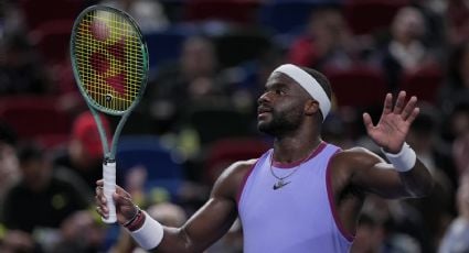 El tenista estadounidense Frances Tiafoe pierde la cabeza y lanza insultos al juez de silla tras caer en el Masters de Shanghai