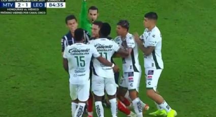 ¡Calientito! Lucas Ocampos y Édgar Guerra intercambian golpes en el Monterrey-León; Stiven Mendoza agredió con un pelotazo