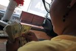 Peso y bolsa se deprecian por tercera jornada consecutiva por nerviosismo ante triunfo de Trump