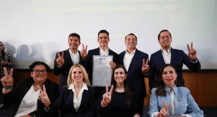 Jorge Romero recibe constancia de mayoría tras ganar la presidencia del PAN por amplio margen