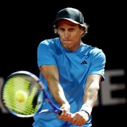 El exfutbolista uruguayo Diego Forlán celebra su debut en el tenis profesional a los 45 años: “Lo disfruté bastante”