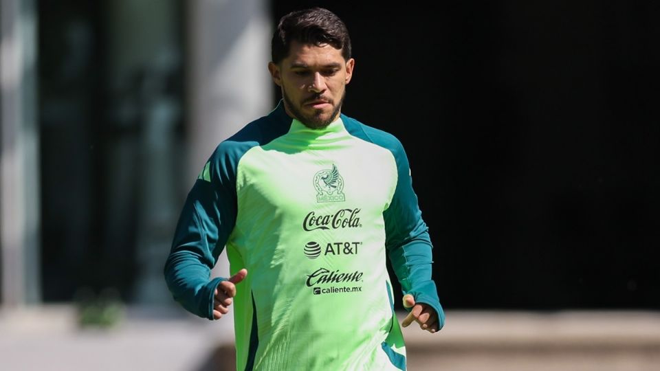 Henry Martín durante un entrenamiento con la Selección Mexicana.