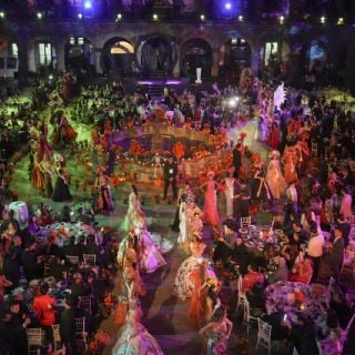 Miss Universo comienza sus actividades con una gala de catrinas en la Ciudad de México