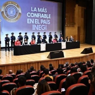 Aguascalientes arranca programa para brindar seguridad a las mujeres: entrega alarmas a estudiantes