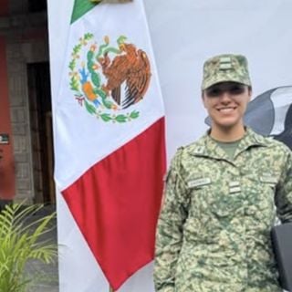 Ana Paula Vázquez recibe ascenso en el Ejército Mexicano por su medalla en tiro con arco en los JO