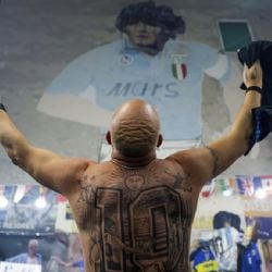 Los aficionados del Napoli rinden emotivo homenaje a Diego Maradona a cuatro años de su muerte; Messi le dedica mensaje