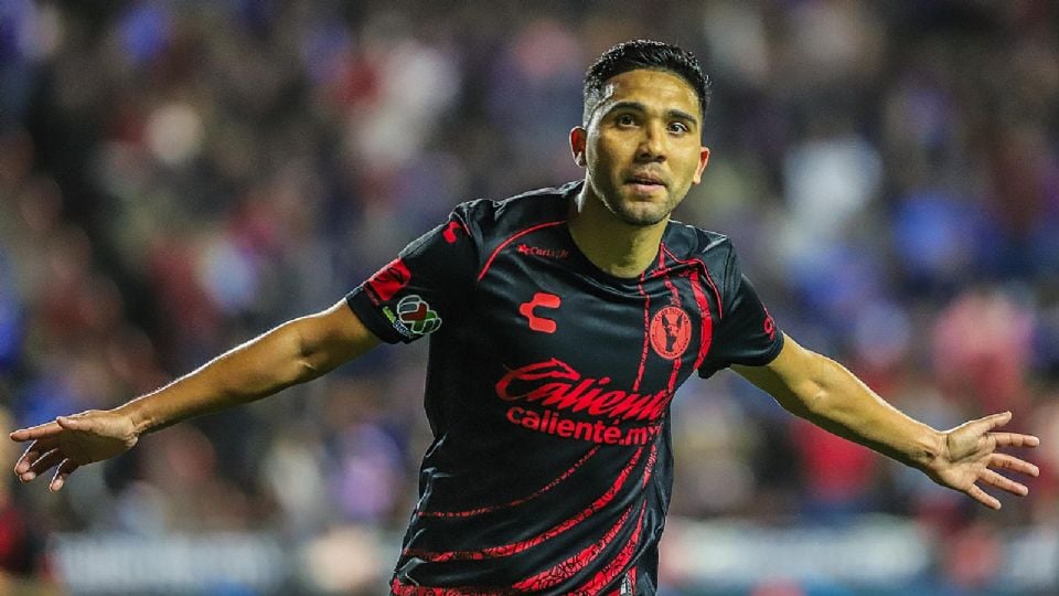 Emanuel Reynoso en el festejo de su anotación ante el Cruz Azul en la Ida de Cuartos de Final.