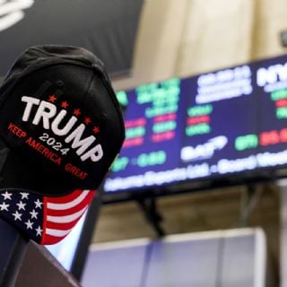 Bolsa de Nueva York, Tesla y bitcoin suben por los cambios económicos prometidos por Trump