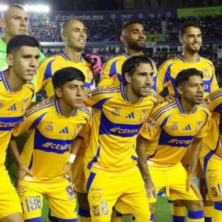 Tigres tarda más de lo previsto en salir al segundo tiempo para jugar con Cruz Azul; serían multados