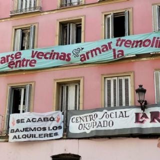 Miles de personas protestan en España contra el alto costo de los alquileres en las ciudades