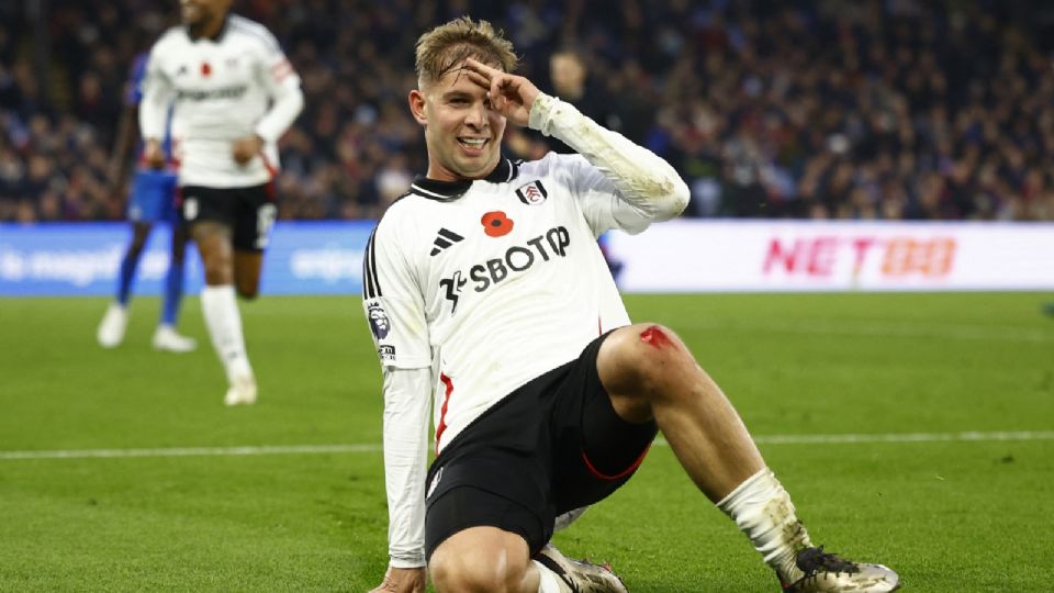 Smith celebra el primer gol del Fulham.
