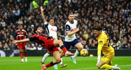 Fulham rescata valioso empate de visita ante el Tottenham con el mexicano Raúl Jiménez como titular