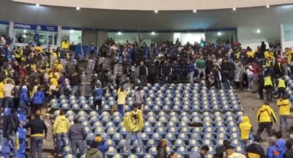 Aficionados de América y Rayados se enfrentan tras la Final de Ida lanzándose las butacas del Estadio Cuauhtémoc