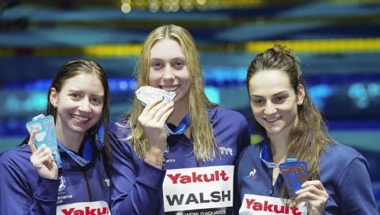 ¡Imponente! Gretchen Walsh gana su cuarto oro y rompe su sexto récord en el Mundial de Natación de Budapest