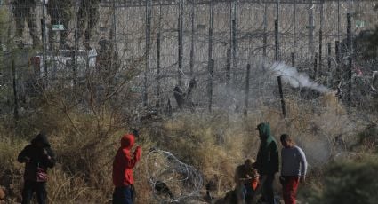 Agentes de la Guardia Nacional de Texas disparan bolas de pimienta contra migrantes en la frontera con México