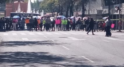 Comerciantes protestan en el Centro de la CDMX por el cierre de la Plaza Izazaga 89