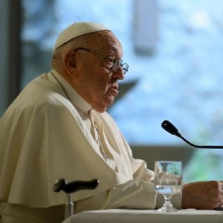 Papa Francisco pide alto al fuego en todos los frentes de guerra: "¡Que las armas callen!"