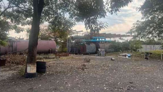 Aseguran 409 litros de "huachicol" y 23 vehículos tras cateo en el municipio veracruzano de Medellín de Bravo