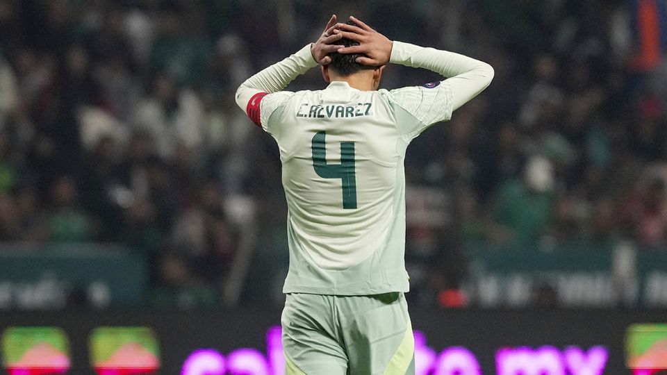 Edson Álvarez, capitán del Tri.
