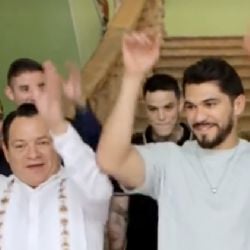 Henry Martín, capitán del América, recibe reconocimiento en su natal Yucatán y se avienta ‘el baile del Tricampeón’ con el gobernador Díaz Mena