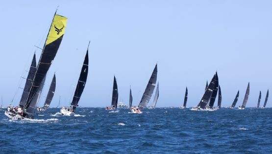 Dos navegantes mueren en la regata Sydney-Hobart debido a condiciones meteorológicas extremas