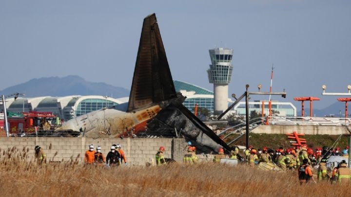 Sube a 62 la cifra de muertes por avión que se estrelló tras salirse de la pista en Corea del Sur