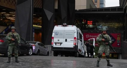 Asesinan a balazos a un hombre mientras comía en un restaurante de plaza comercial en Polanco