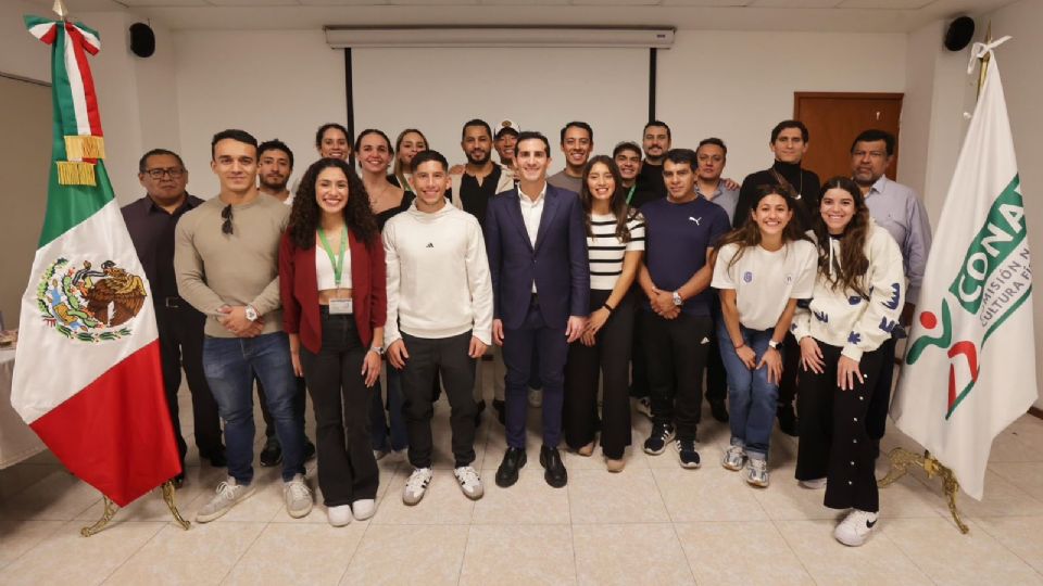 Pacheco, en la reunión con los atletas que demandaron a Conade.