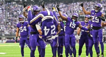 ¡Espectacular! Los Vikings festejan una intercepción con el baile de la película ‘¿Y dónde están las rubias?’