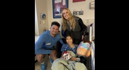 Patrick Mahomes y su esposa, Brittany, visitan en el hospital a dos niñas heridas en el tiroteo tras el desfile de los Chiefs