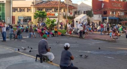 Bloqueo de damnificados por "Otis" en la Costera de Acapulco cumple 24 horas