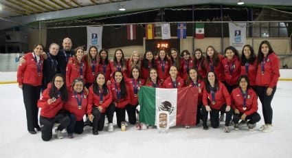 La Selección Femenil Mexicana de hockey sobre hielo vende productos y busca patrocinadores para pagar su viaje al Mundial de Andorra