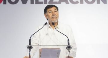 Fernández Noroña acusa que lo agredieron física y verbalmente en sala de espera vip del AICM