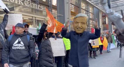 Simpatizantes de AMLO y morenistas en Nueva York protestan frente a la sede del NYT y lo acusan de intervencionista