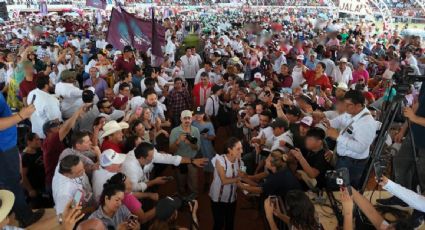 En Tabasco, cambian en las calles la imagen de López Obrador por la de Sheinbaum