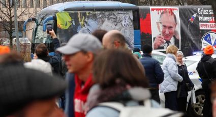 Detienen a 74 personas durante acto convocado por la oposición para votar contra Putin