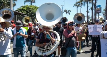 Gobierno de Mazatlán impone registro a bandas para permitirles tocar en la playa