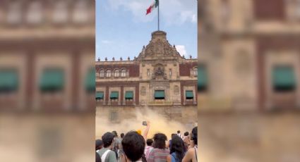 Acusan que policías dispersaron protesta por la visibilidad trans con gases en Palacio Nacional