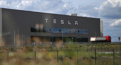 Planta de Tesla en Alemania frena su producción por un incendio en una torre eléctrica