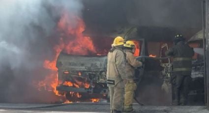 Hombres armados incendian dos camionetas del transporte público en Chilpancingo en medio de una supuesta tregua criminal