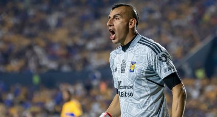 Nahuel Guzmán, portero de Tigres, es exhibido molestando con un láser a jugadores de Rayados; podría ser castigado