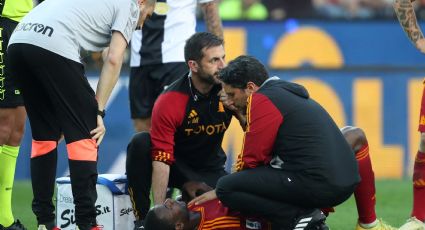 Defensa de la Roma se lleva la mano al pecho y se desploma en la cancha del Udinese; está fuera de peligro