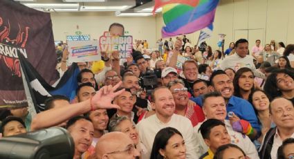 "Vamos a combatir los discursos de odio, vengan de donde vengan", dice Santiago Taboada al firmar compromisos con la comunidad LGBT+