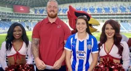 Daniela Solís, delantera de Rayadas, presenta el pick de los Cardinals en un Draft de la NFL con toque mexicano