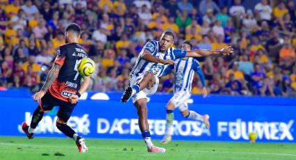 Pachuca da cátedra de buen futbol y apaga el Volcán 14 años después con goleada sobre Tigres