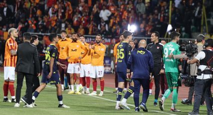 Fenerbahce juega un minuto con suplentes la final de la Supercopa turca ante Galatasaray y se retira del campo en señal de protesta