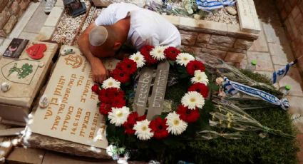 Guardan dos minutos de silencio en Israel por el Día del Recuerdo y los muertos de la guerra con Gaza